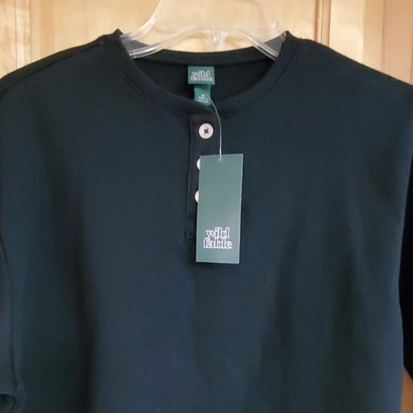 NWT Wild Fable Cropped Sweatshirt With Buttons XS - Picture 4 of 5